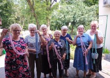 Przejdź do - Wykonane%20przez%20Seniorki%20makramy%20-%20osłonka%20na%20doniczki