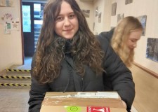 Powiększ zdjęcie Pakowanie%20paczek%20do%20samochodu