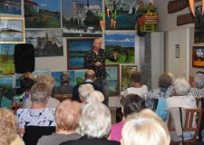 Przejdź do - Spotkanie%20z%20aktorem%20Pawłem%20Burczykiem