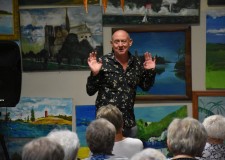 Powiększ zdjęcie Spotkanie z aktorem Pawłem Burczykiem