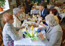 Powiększ zdjęcie MIŁE SPOTKANIE SENIORÓW