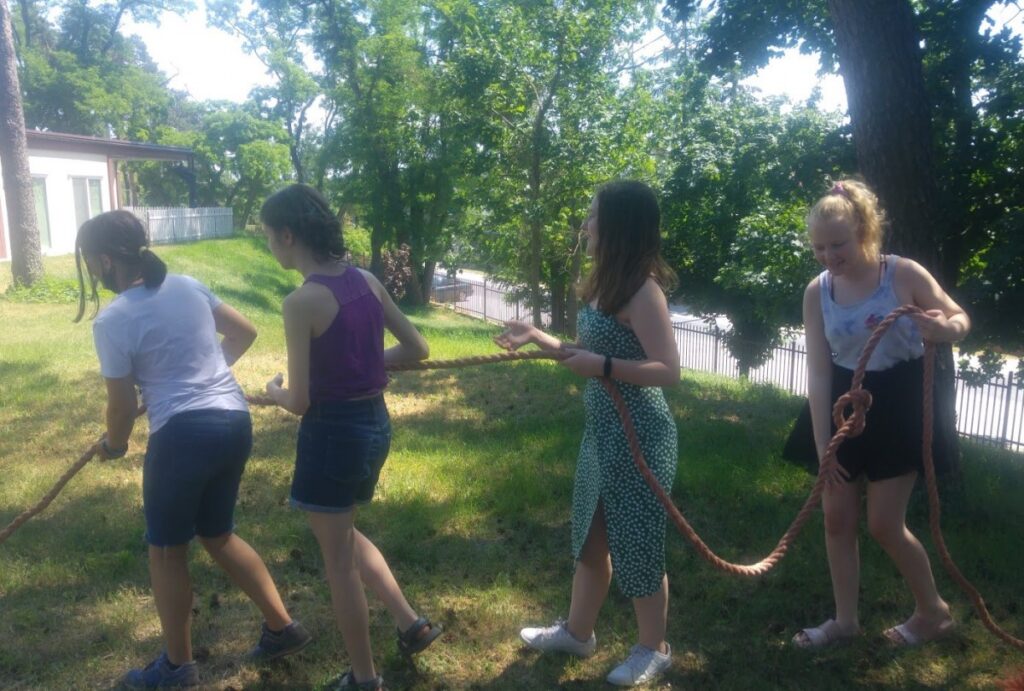 Konkurencja - przeciąganie liny.