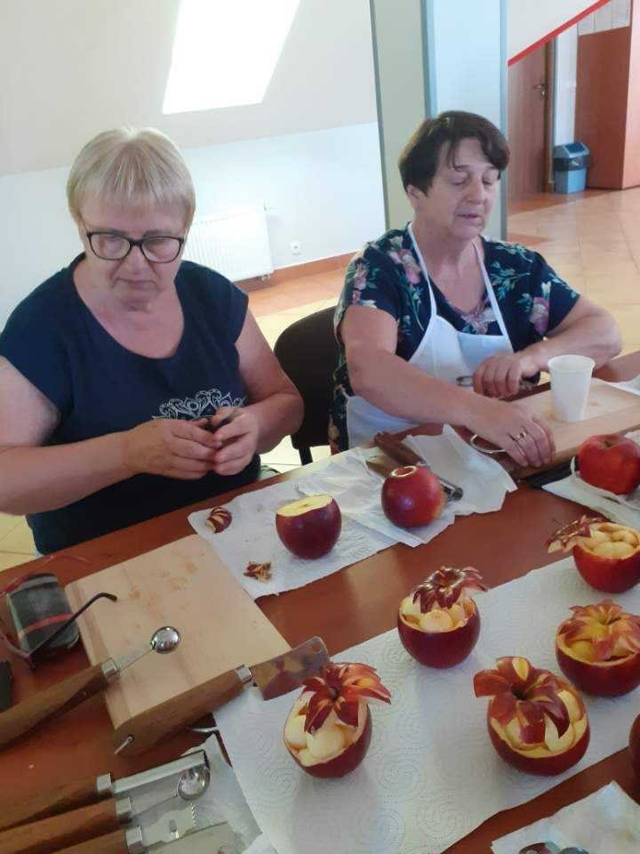 rzeźbienie w warzywach i owocach