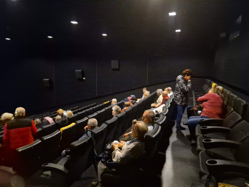 Wspólnie spędzony czas w kinie.